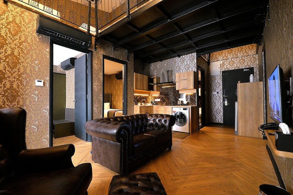 Фото 1969 Business Suites