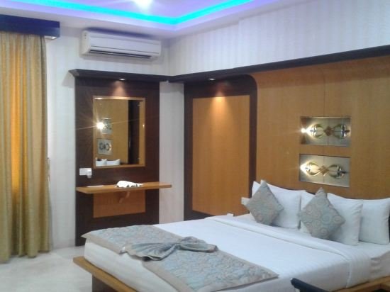 Фото Iroomz Hotel Sr Grand