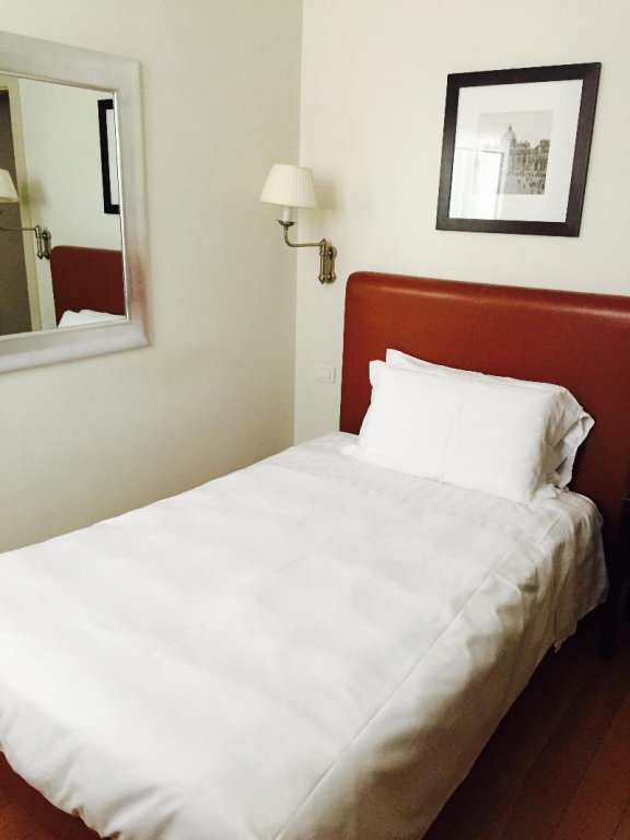 Фото Albergo Santa Chiara Hotel Rome