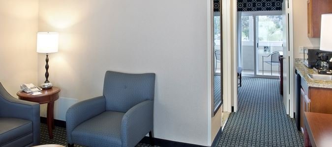 Фото Best Western Plus Marina Shores Hotel