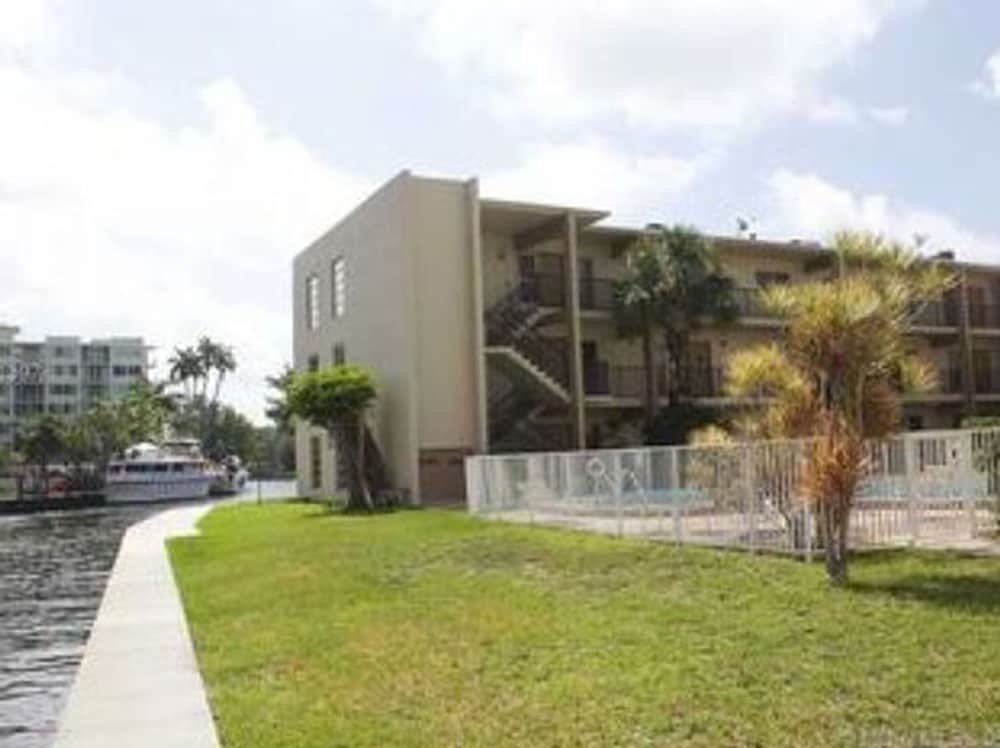 Фото Artrageous on the river by RocketSTAY