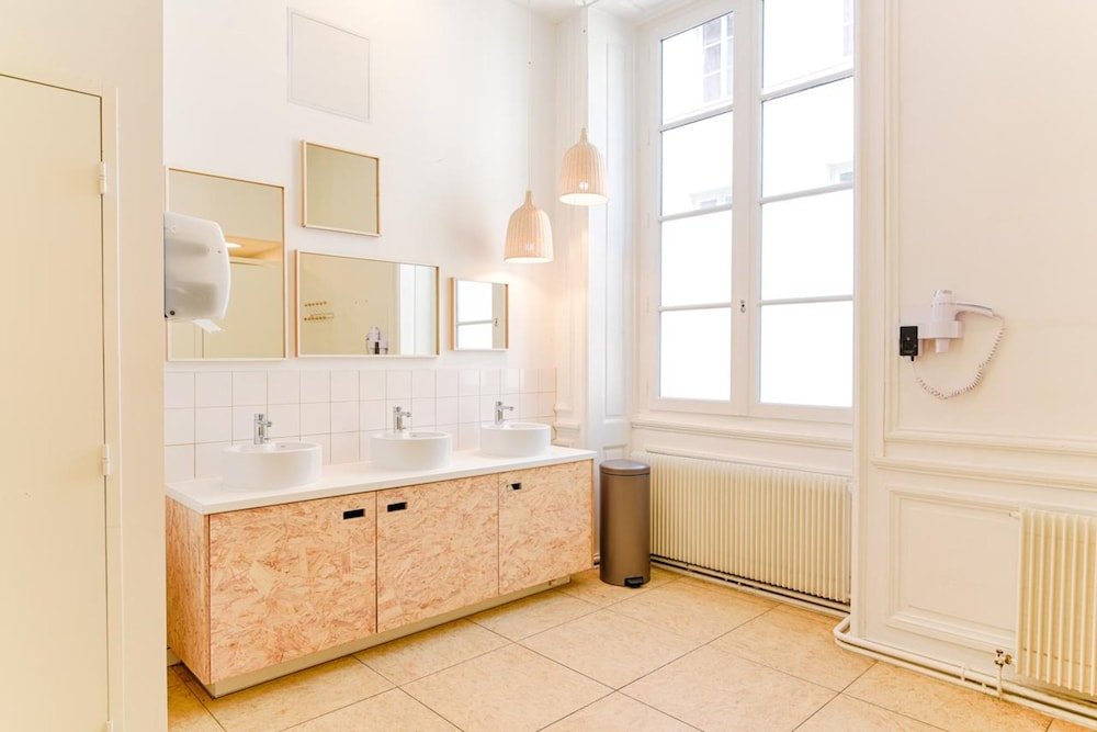 Фото Away Hostel & Coffee Shop