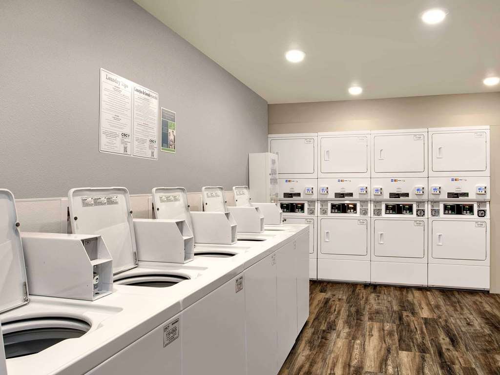 Фото WoodSpring Suites Plano - North Dallas