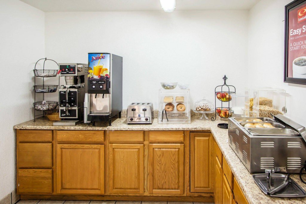 Фото Econo Lodge Truman Inn