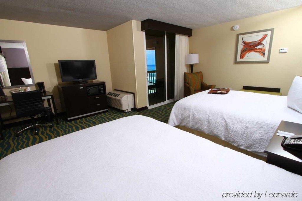 Фото Hampton Inn Daytona Beach/Beachfront