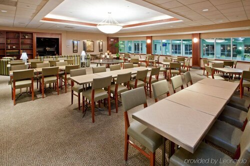 Гостиница La Quinta Inn & Suites by Wyndham Bannockburn-Deerfield