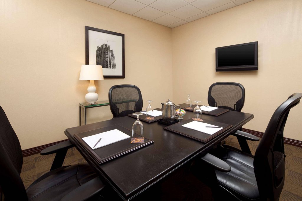 Фото Sheraton Chicago Northbrook Hotel