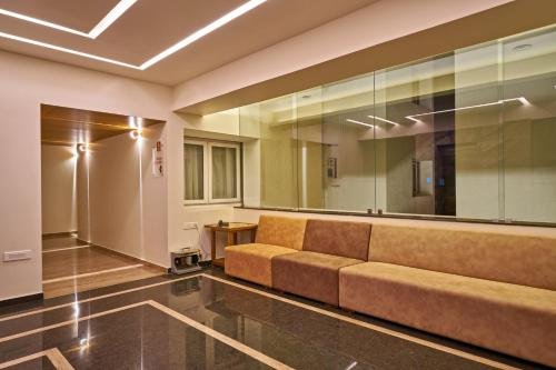 Фото Hotel Atharv