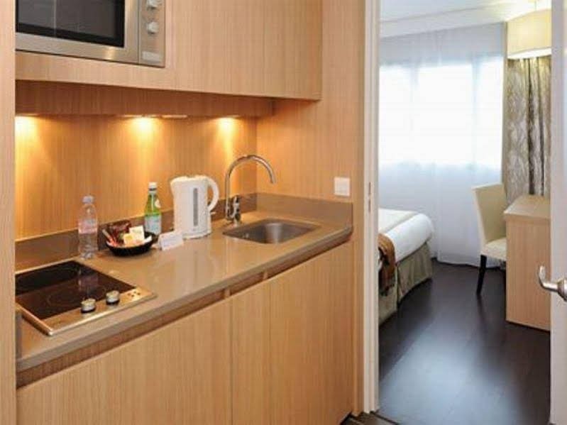 Фото Residhome Reims Centre