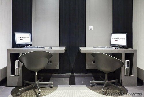 Гостиница Hotel Ilunion Almirante в Каталонии