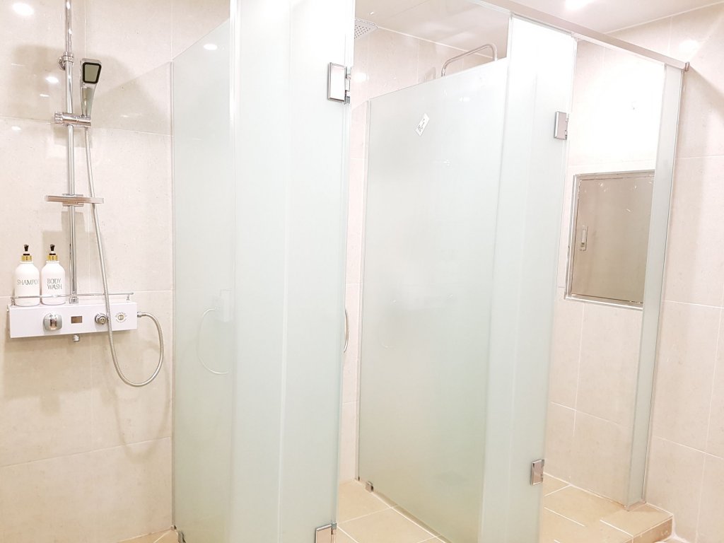 Фото Travel Light Hostel