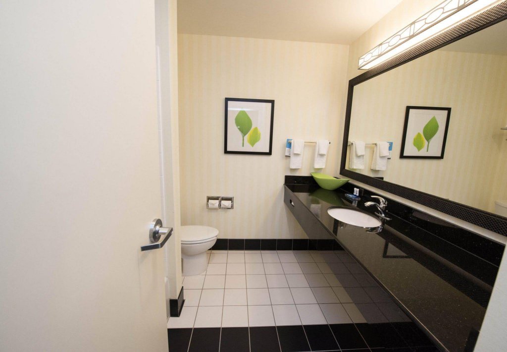 Фото Fairfield Inn & Suites Seattle Bremerton