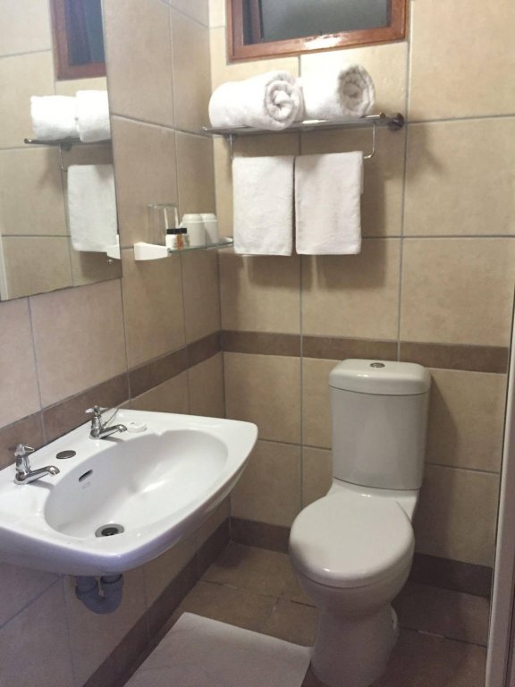 Фото Hoedjiesbaai Hotel