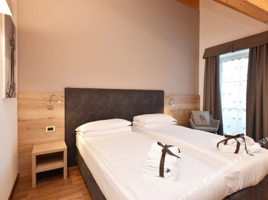 Фото X Alp Hotel