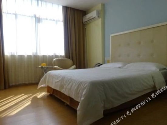 Фото Green Oasis Hotel