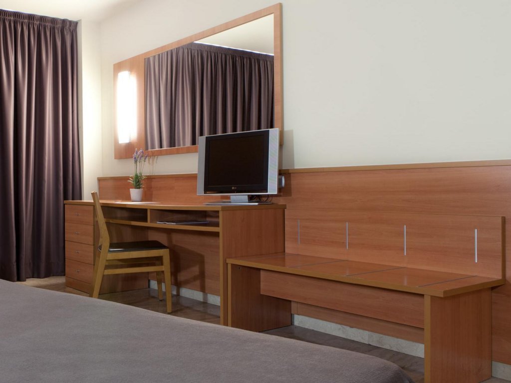 Фото Hotel Sb Express Tarragona