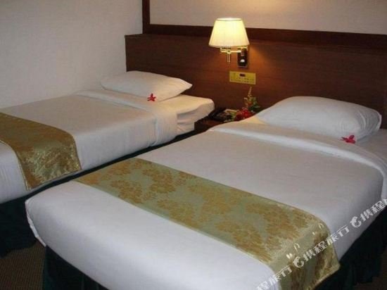 Фото Chainat Thani Hotel