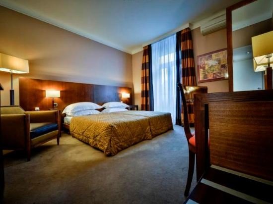 Фото Maison Rouge Hotel