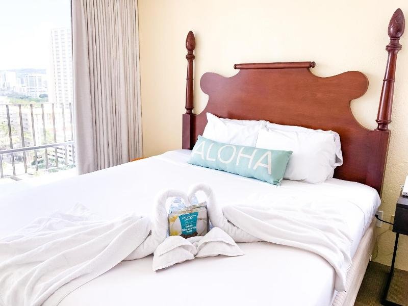 Фото Ohia Waikiki Studio Suites