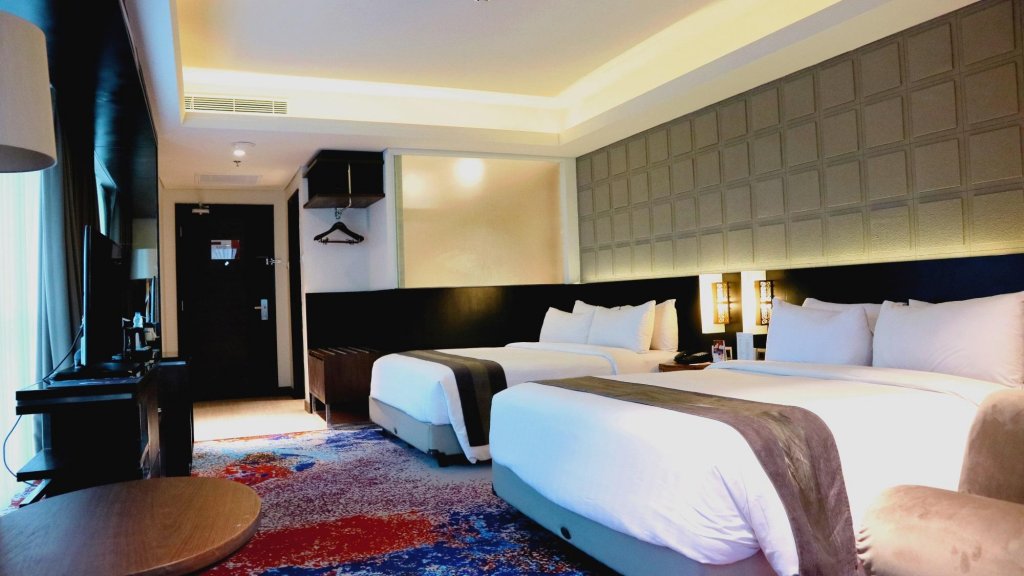 Фото Aston Pasteur Hotel