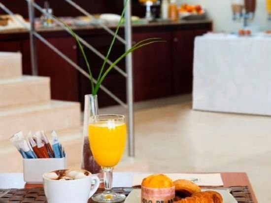 Фото Exe Plaza Delicias