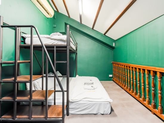 Фото Wink @ Mosque Street