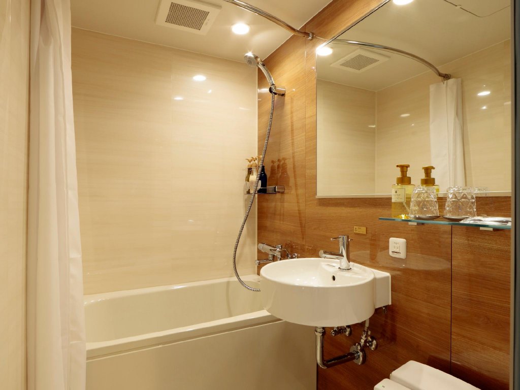 Фото Candeo Hotels Osaka Kishibe