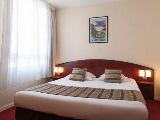 Фото Campanile Caen Centre Gare