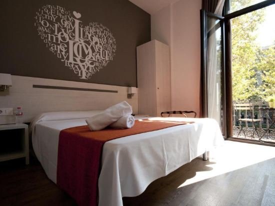 Фото Hostal Live Barcelona