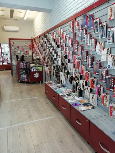 Әйелдер моншасындағы жасырын камера телефондағы порно