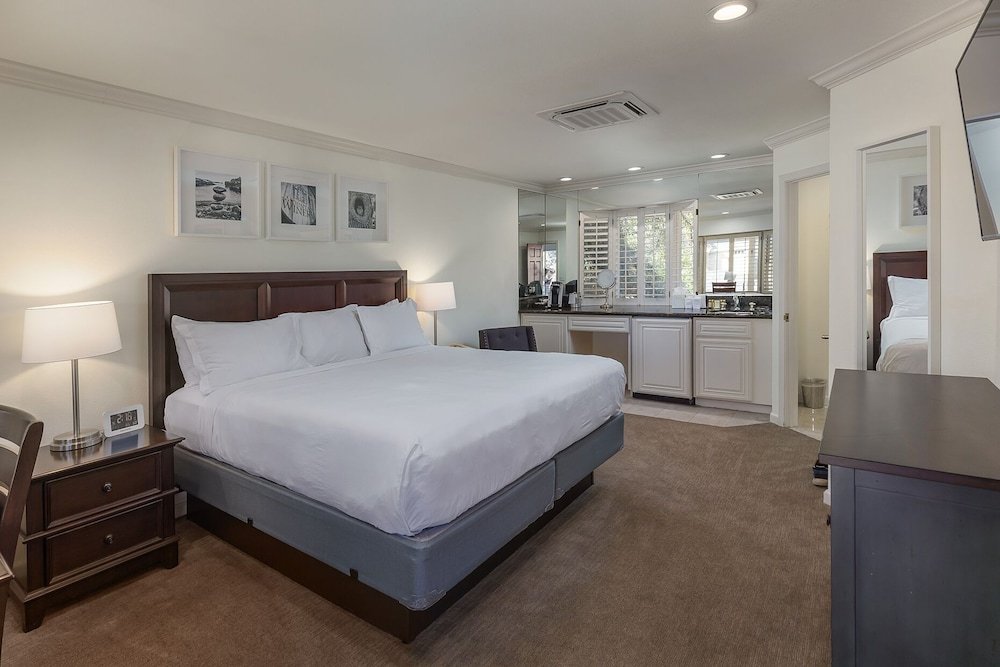 Фото Saratoga Oaks Lodge