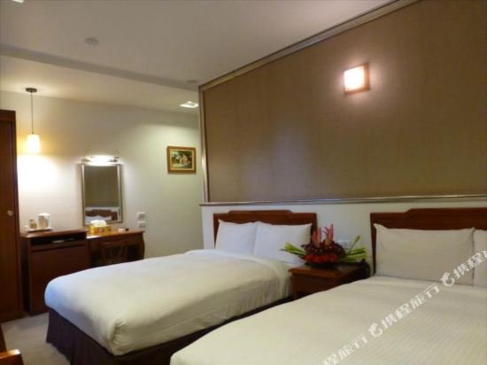 Фото Tian Yuh Hotel