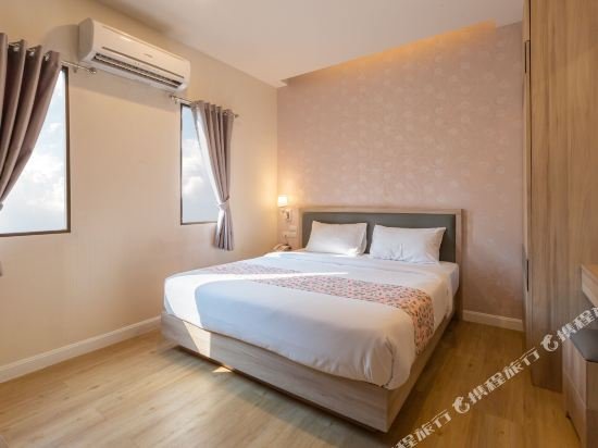 Фото Leela Orchid Hotel