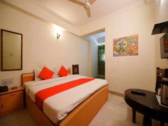 Фото Oyo 22915 C M Regency