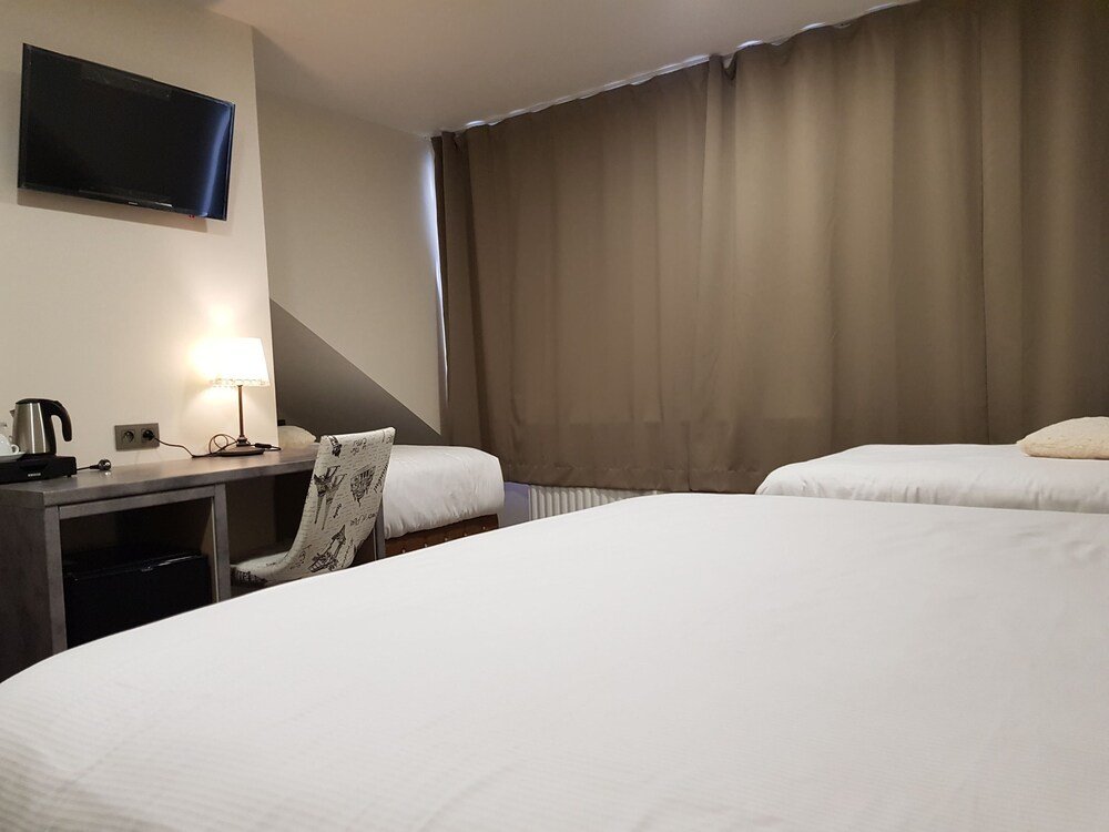 Фото отеля 1