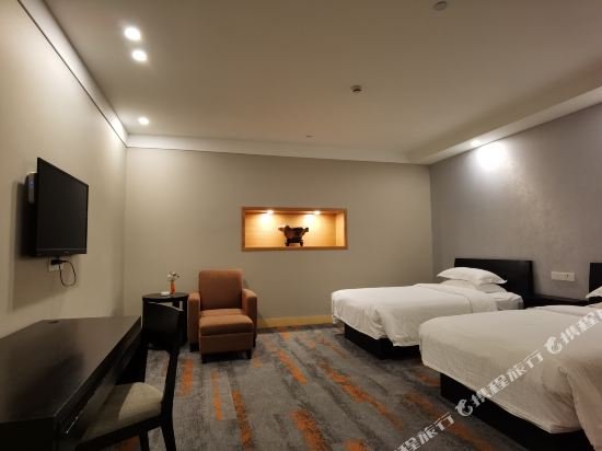 Фото Hundred Centuries Hotel