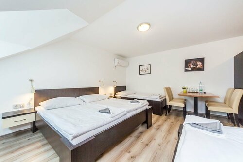 Гостиница Nová Hospoda - Hotel & Restaurant в Праге