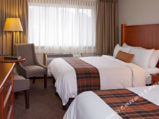 Фото Whistlers Inn Hotel