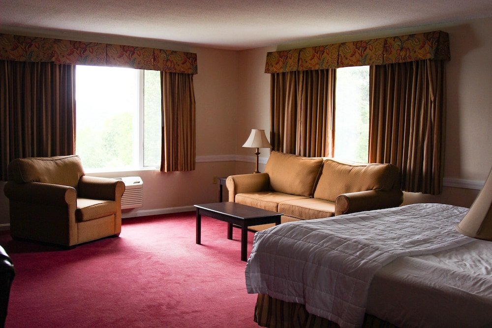 Фото The Lucerne Inn