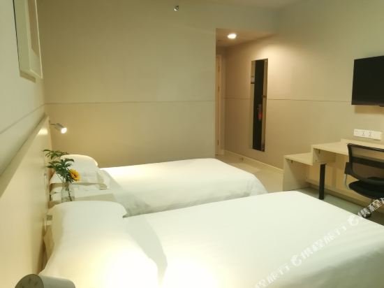 Фото Jinjiang Inn Liuzhou Railway Station North