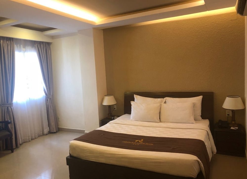 Фото Ambassador Hotel Saigon