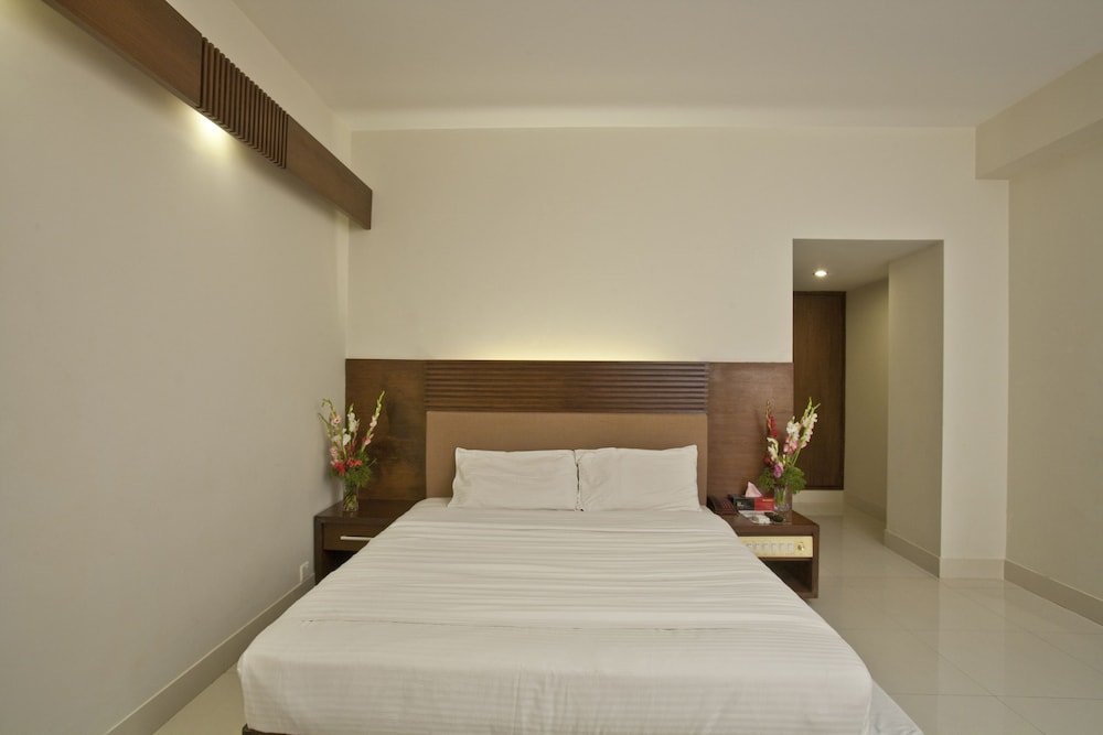 Фото Hotel Nirvana Inn