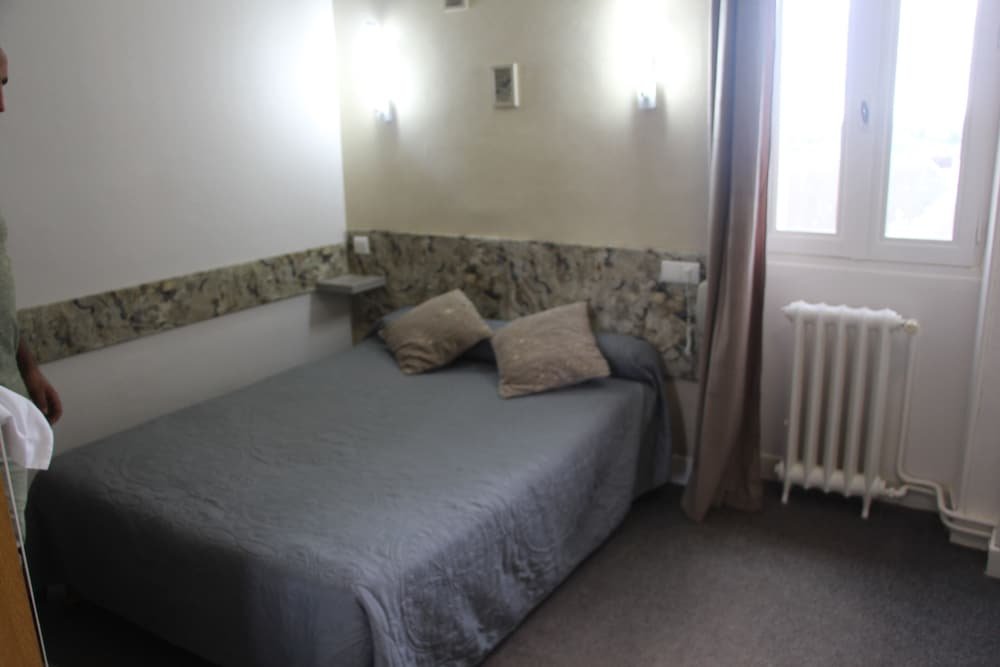 Фото Hotel Au Chapon Fin