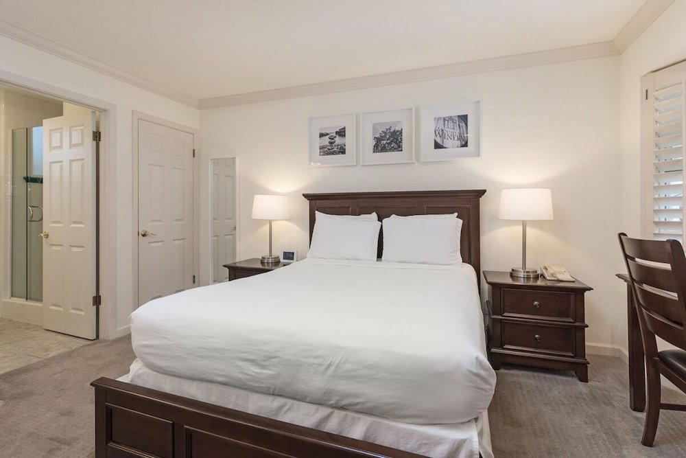 Фото Saratoga Oaks Lodge