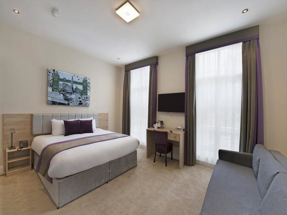 Фото Oyo Townhouse 30 Sussex Hotel