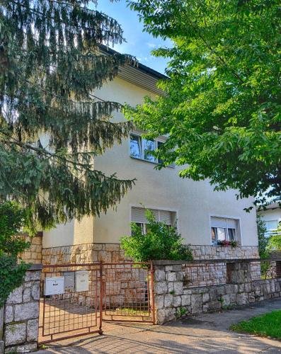 Фото Family Guesthouse GreenSLO