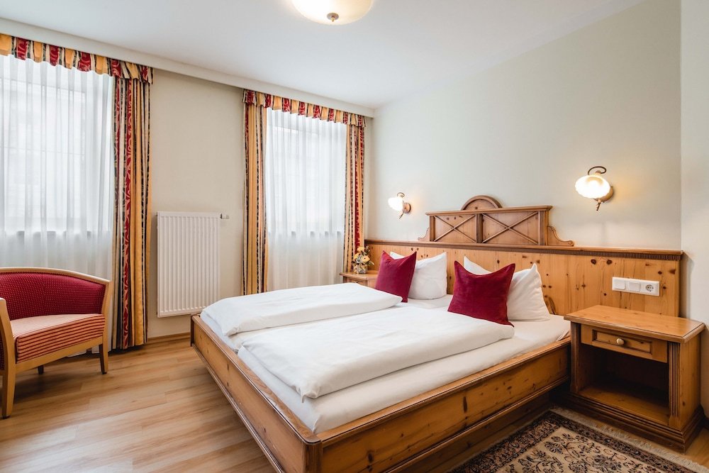 Фото Hotel Bayerischer Löwe