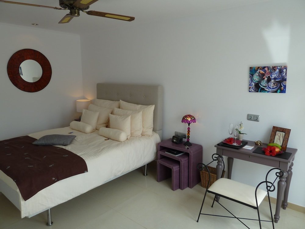 Фото Birdcage Gay Resort - Adult Only