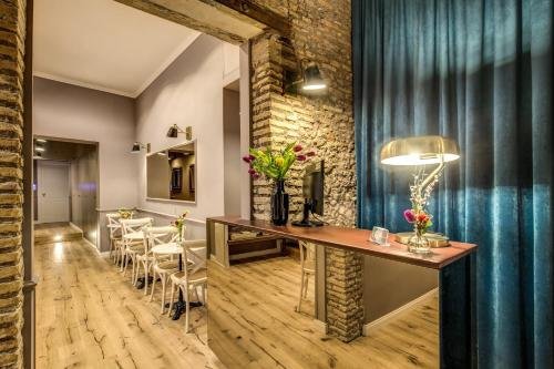 Фото Tree Charme Parliament Boutique Hotel