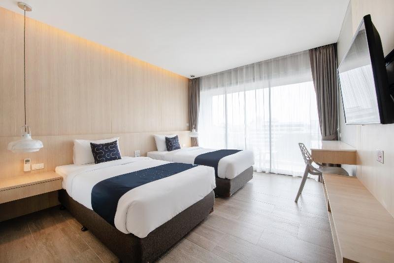 Фото Blooming Hill Boutique Suites